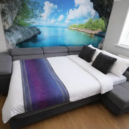 Stylish Retreat I Private Garden & Free Parking I Yorkshire *